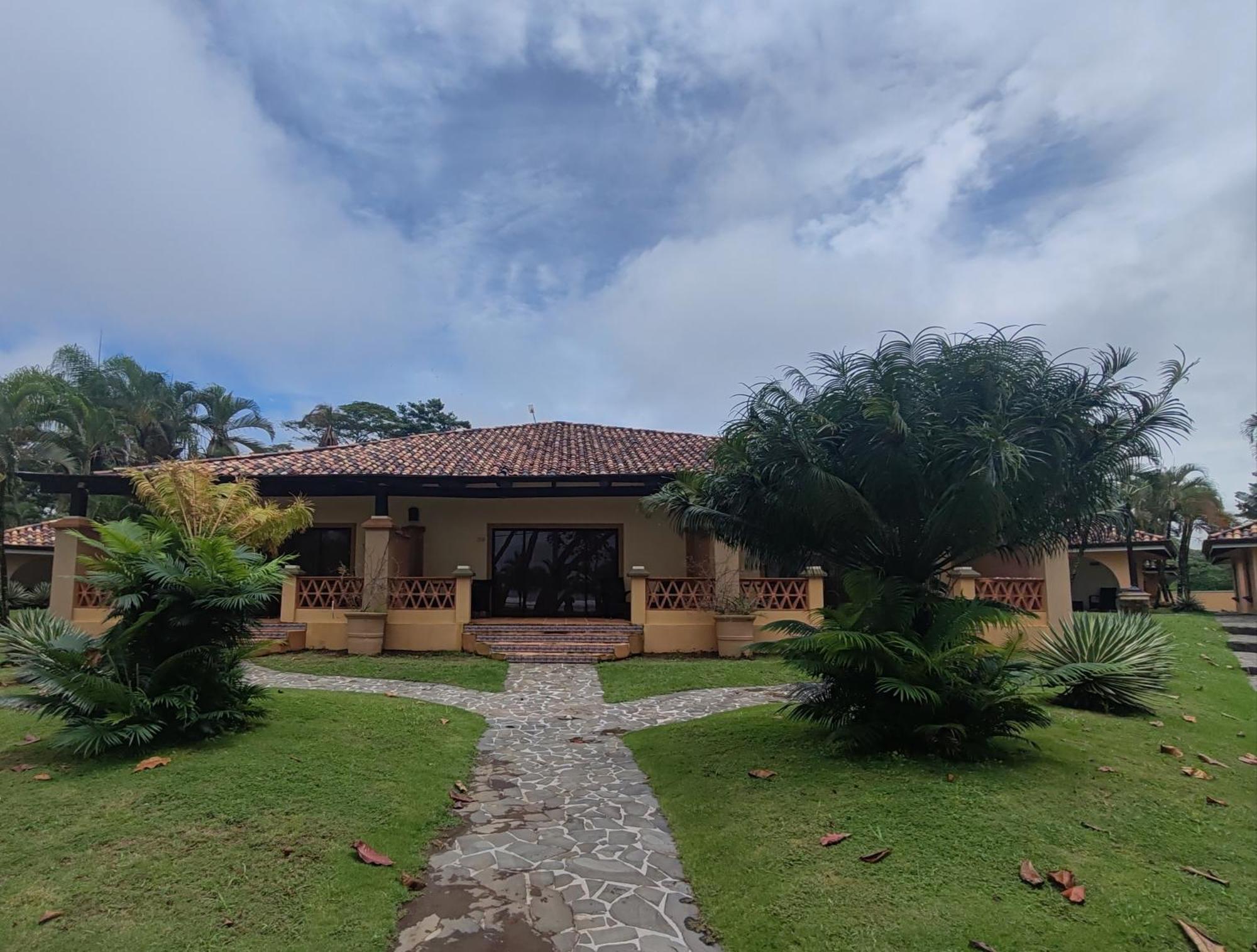 Marenaz Oceanfront Resort Esterillos Este Ngoại thất bức ảnh